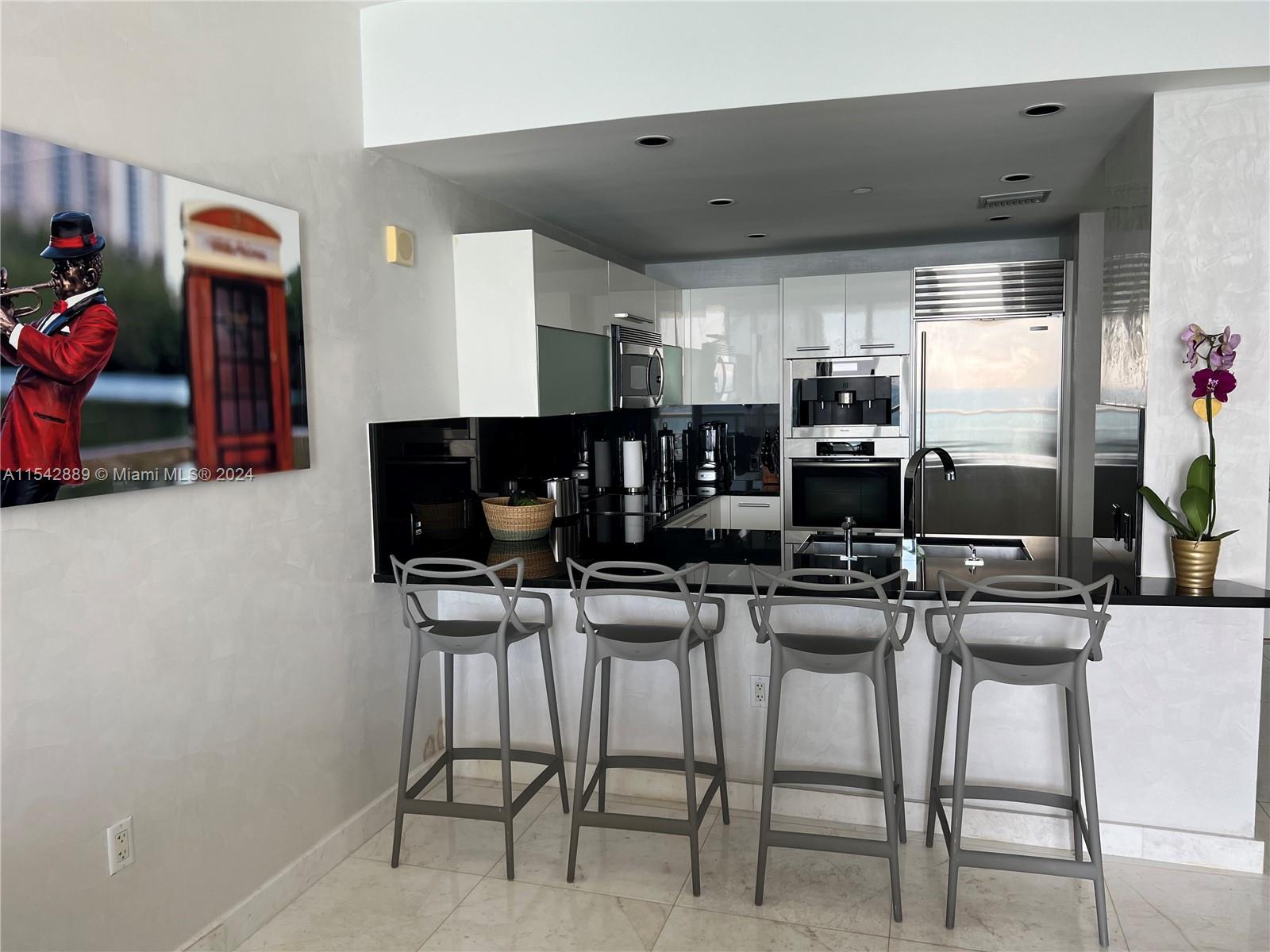 17121 Collins Ave # 903