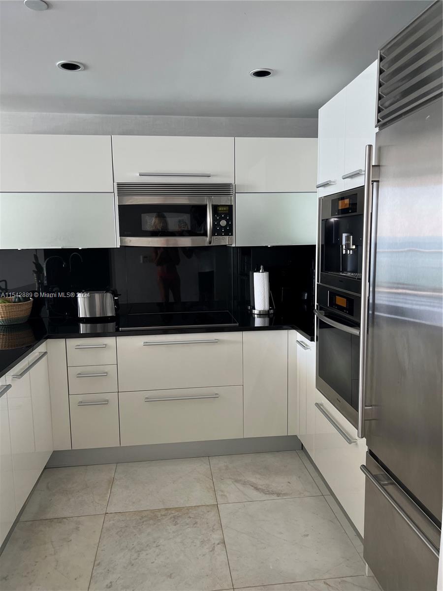 17121 Collins Ave # 903