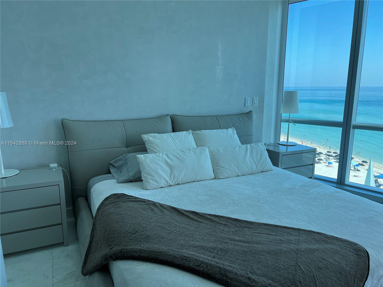 17121 Collins Ave # 903