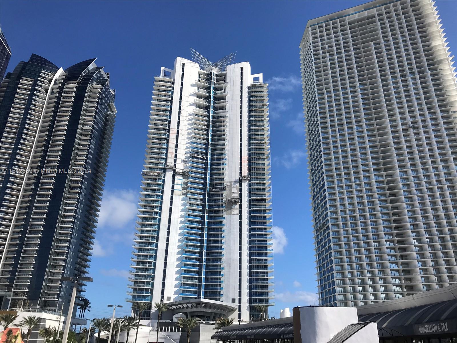 17121 Collins Ave # 903