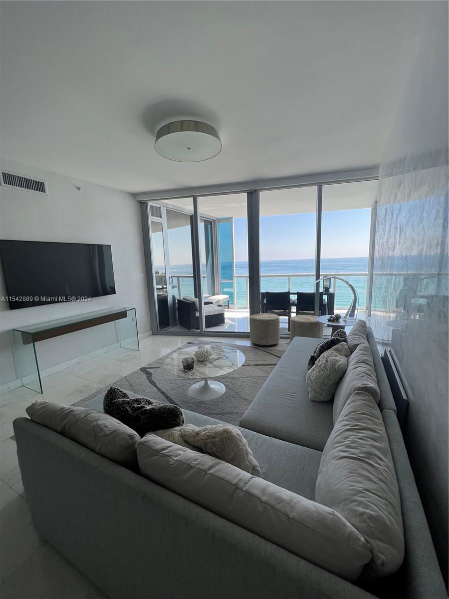 17121 Collins Ave # 903