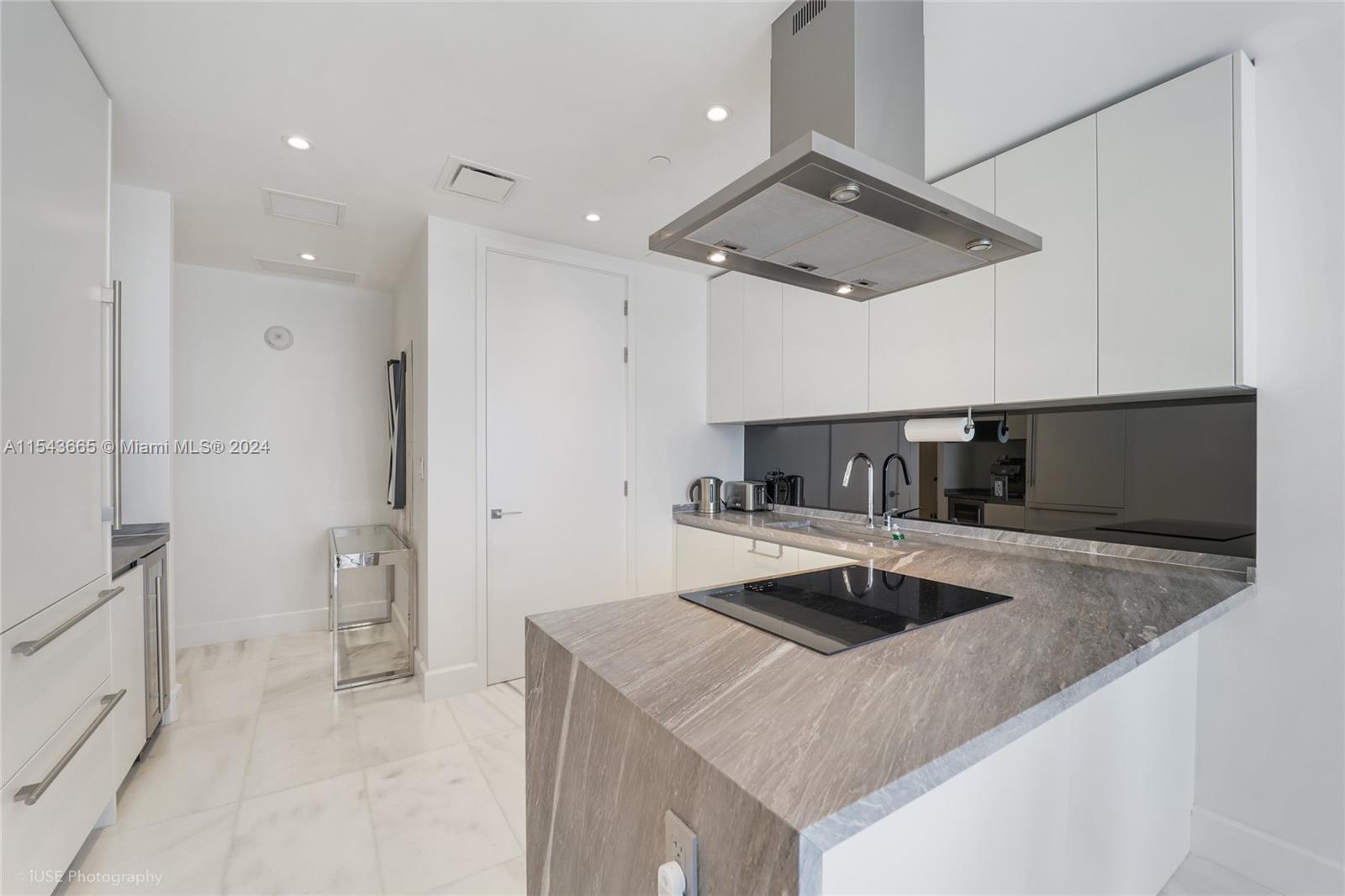 700 NE 26 Ter # 3204