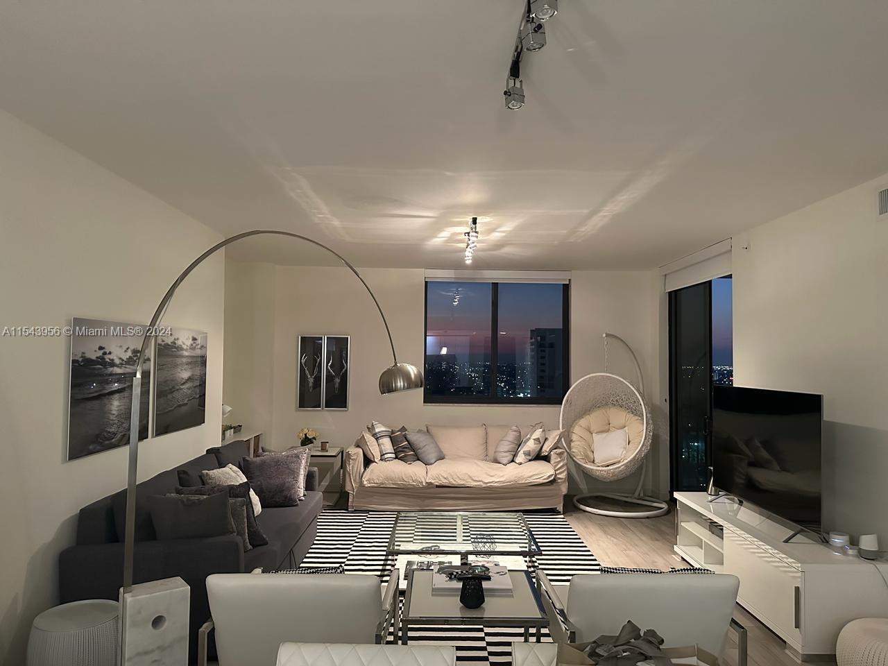 999 SW 1 AVE # 2313