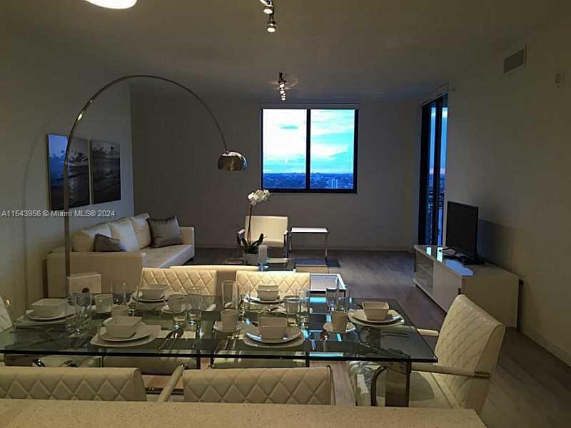 999 SW 1 AVE # 2313