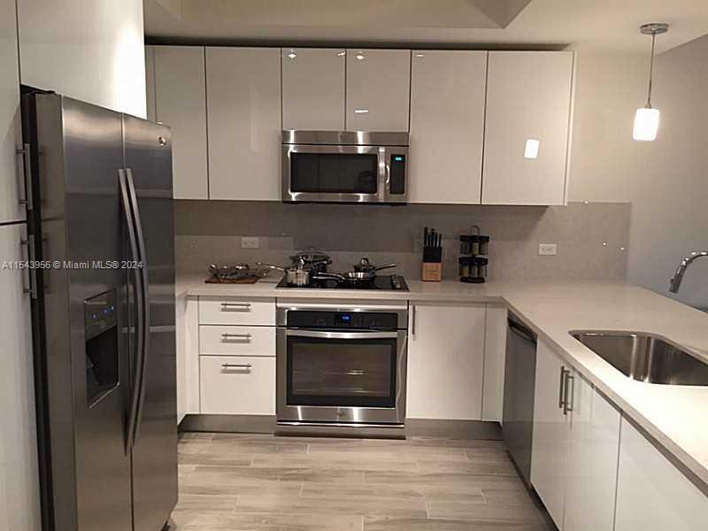999 SW 1 AVE # 2313