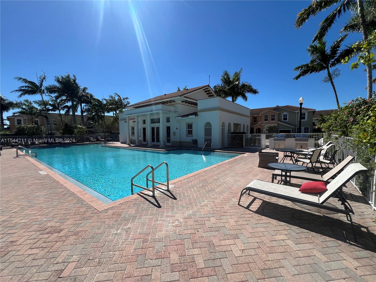 1421 SE 24th Dr # 1421