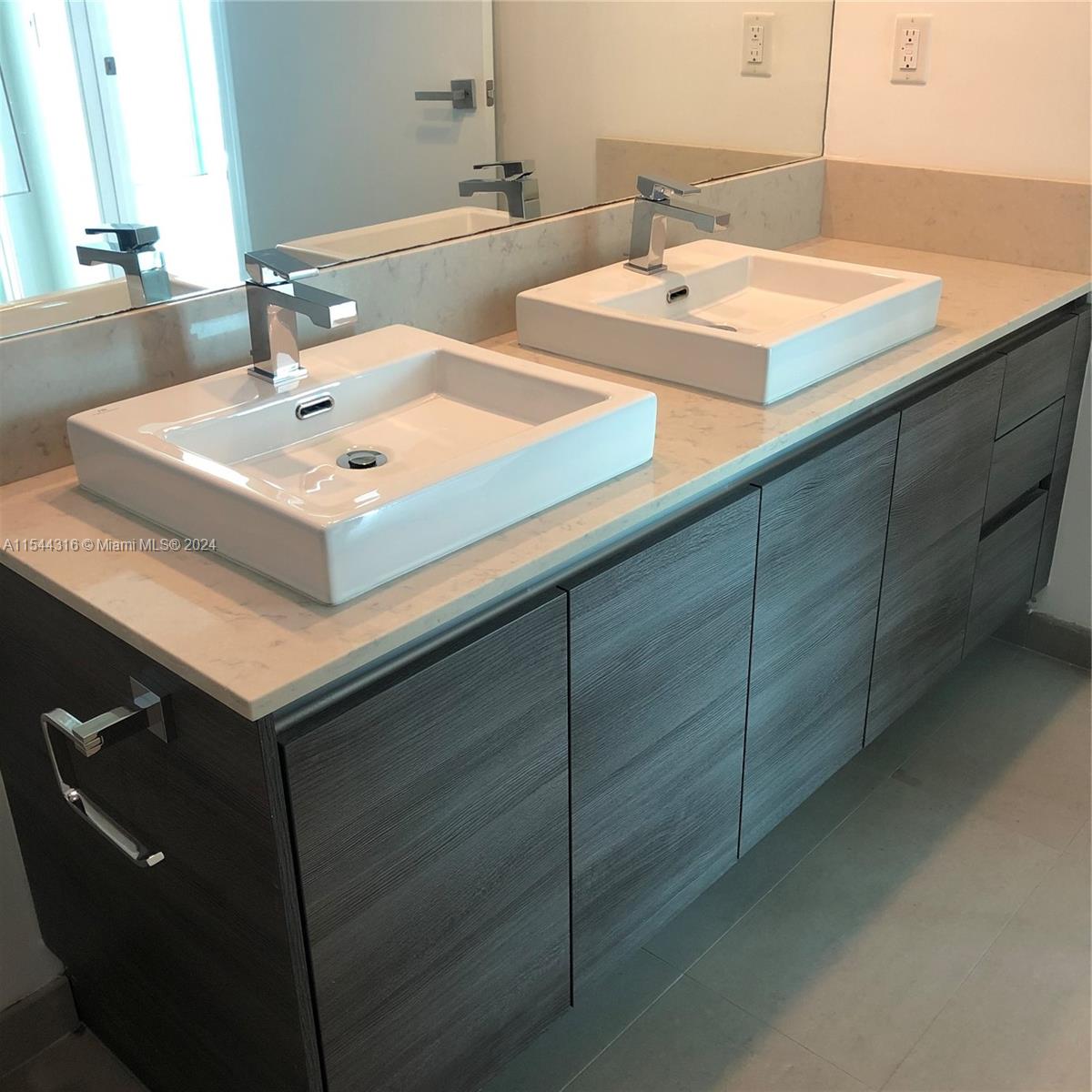 1080 Brickell Ave # 2207