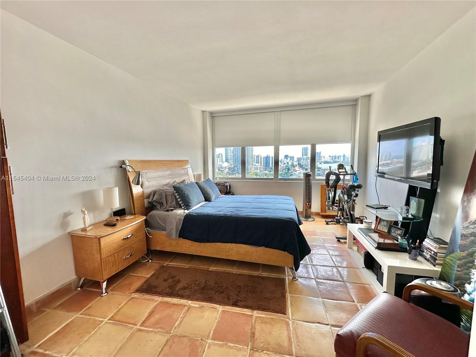 7441 Wayne Ave # 12N