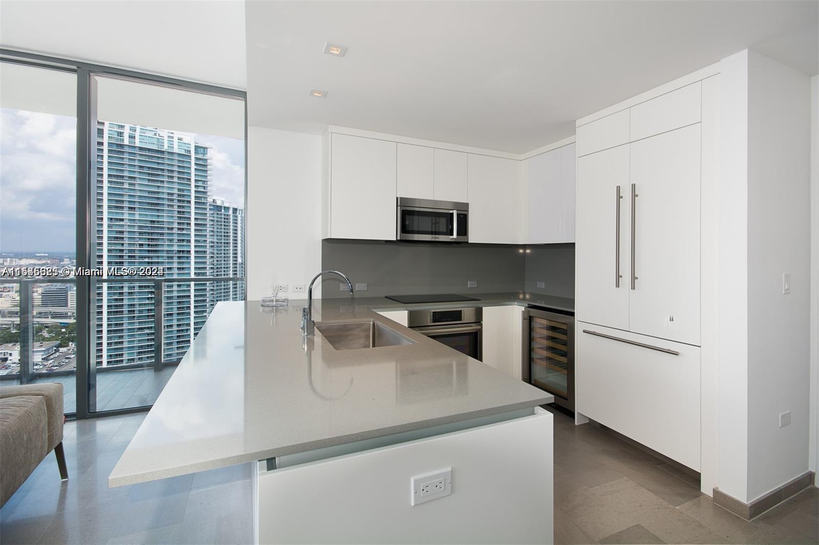 88 SW 7th St # 2712