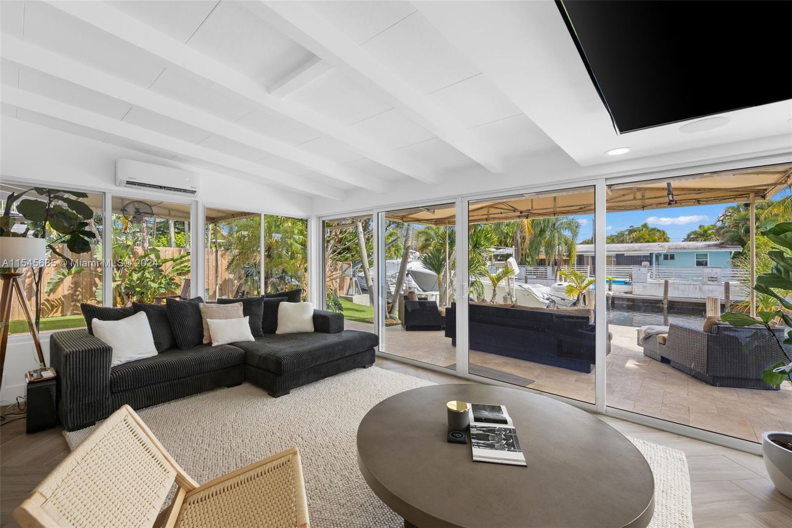 2554 Tortugas Ln