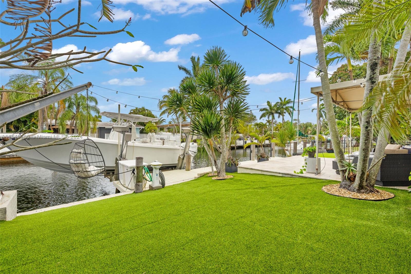 2554 Tortugas Ln