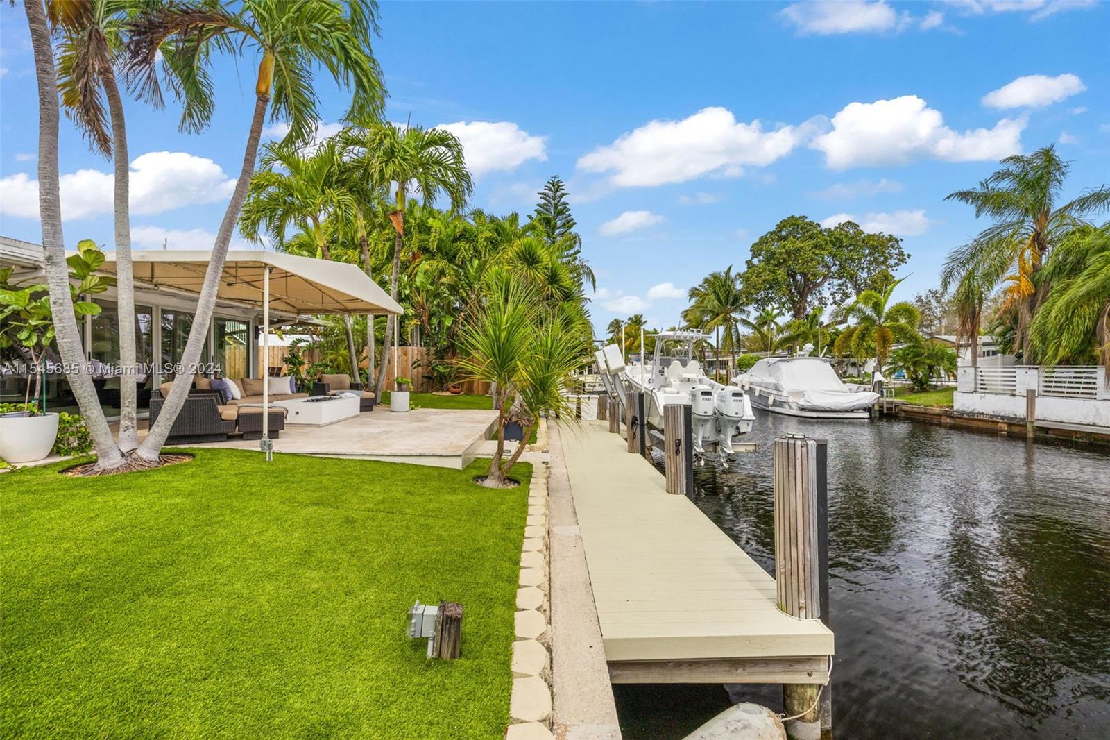 2554 Tortugas Ln