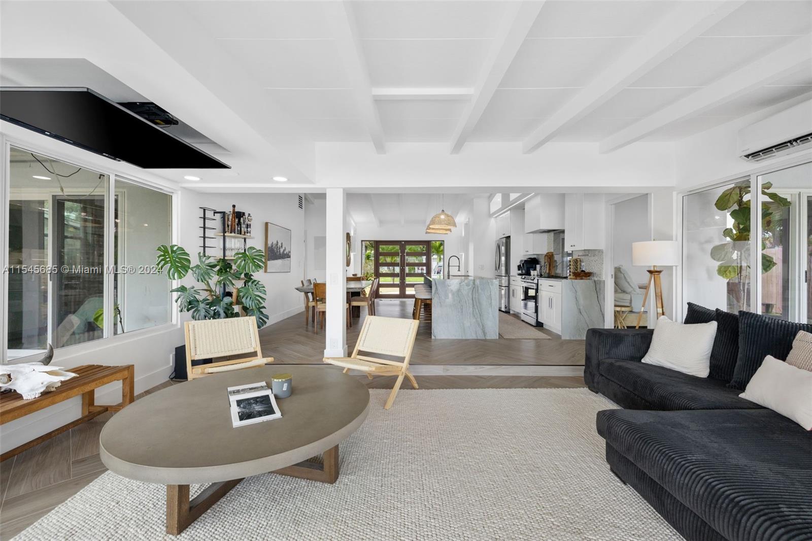 2554 Tortugas Ln