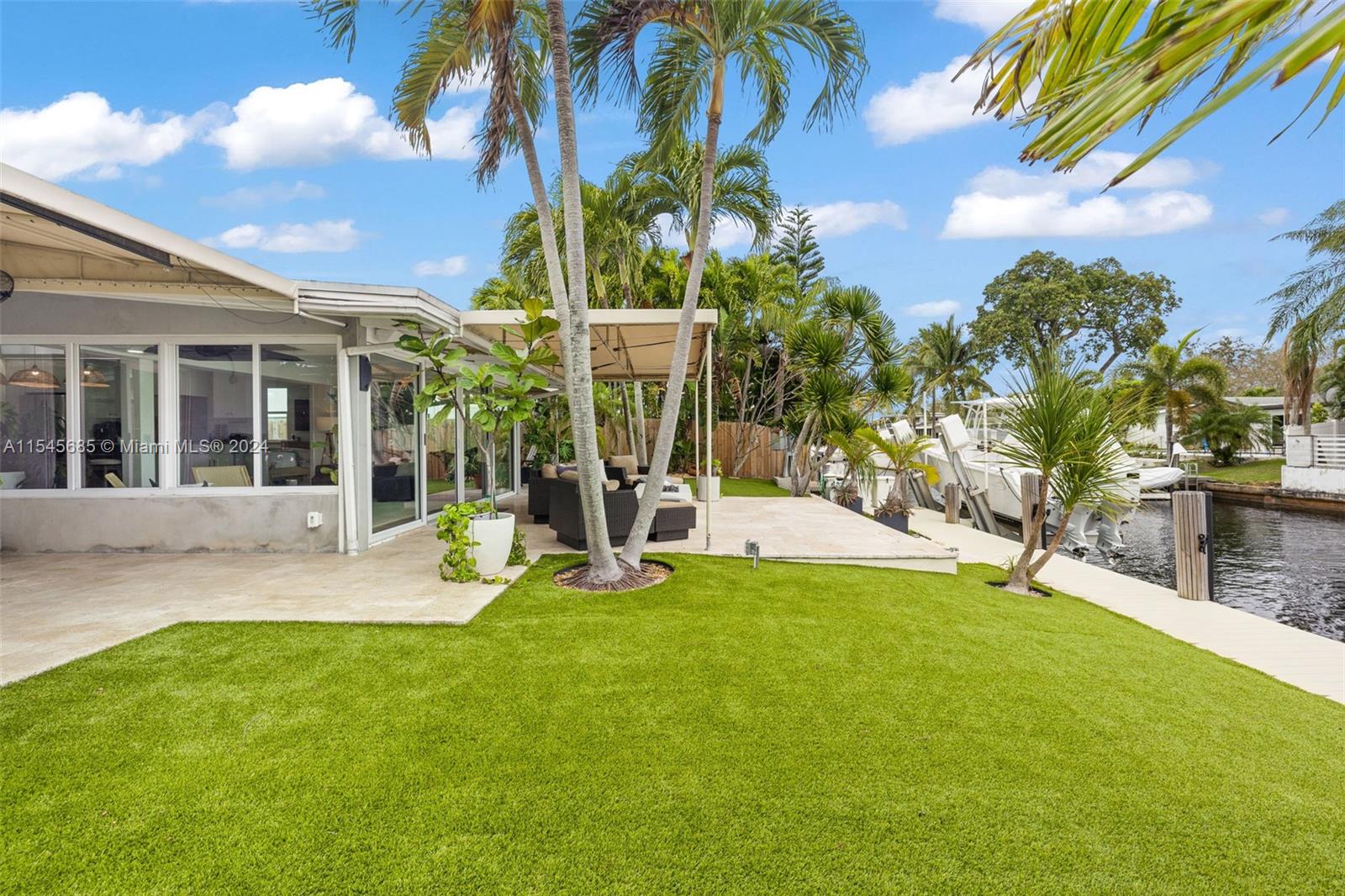 2554 Tortugas Ln