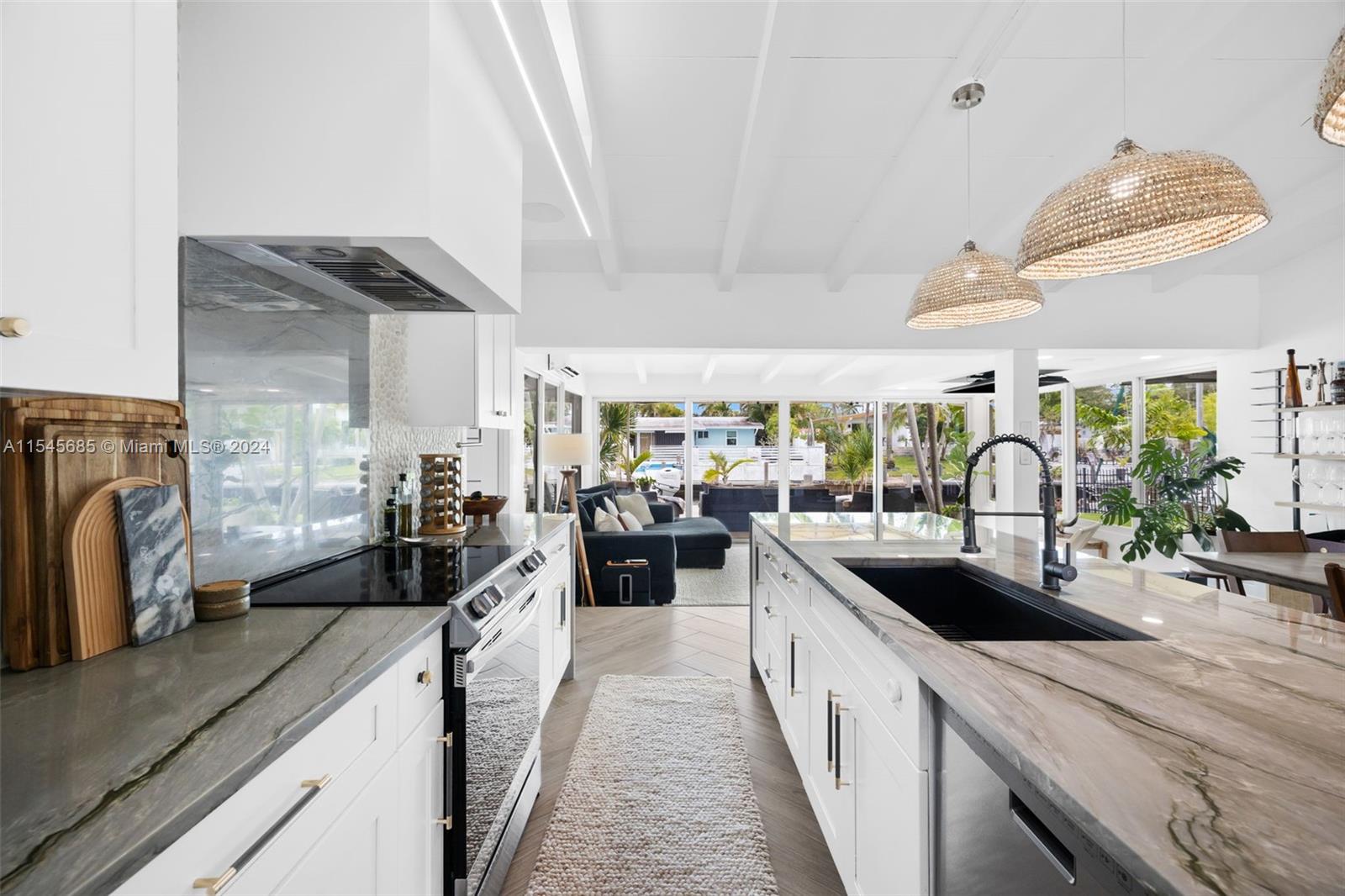 2554 Tortugas Ln
