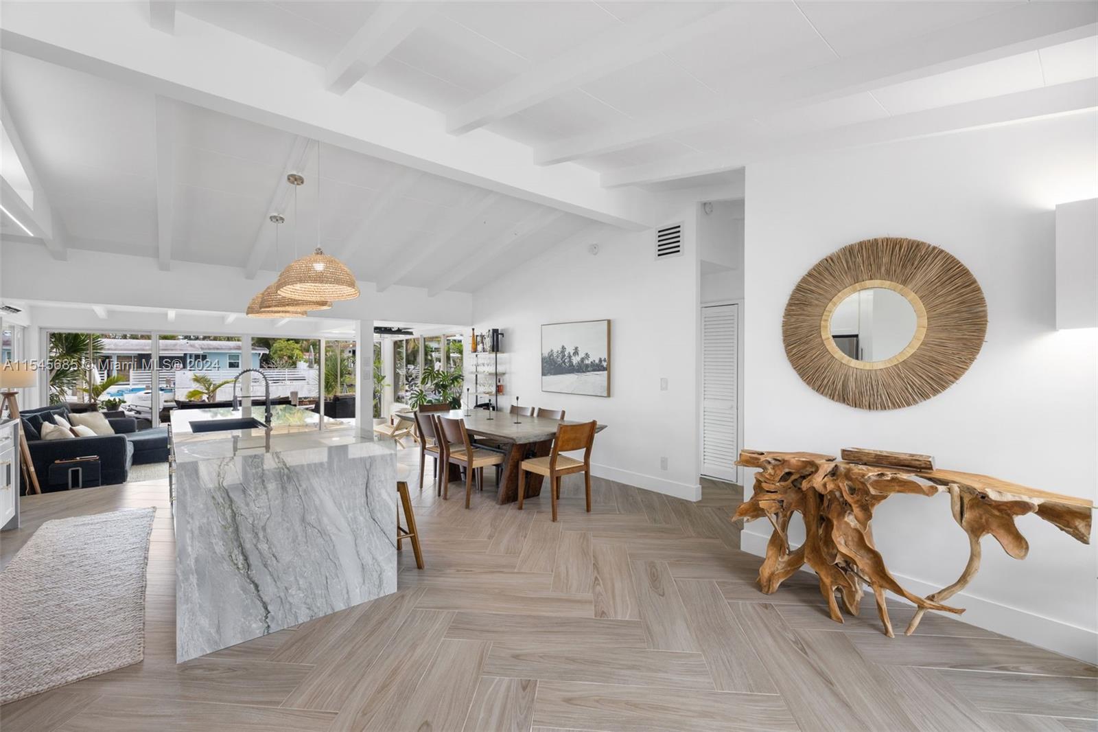 2554 Tortugas Ln