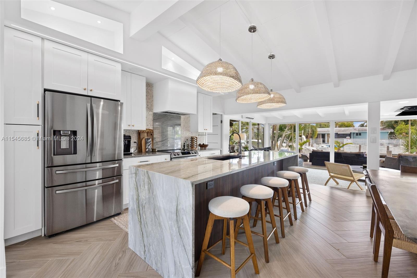 2554 Tortugas Ln