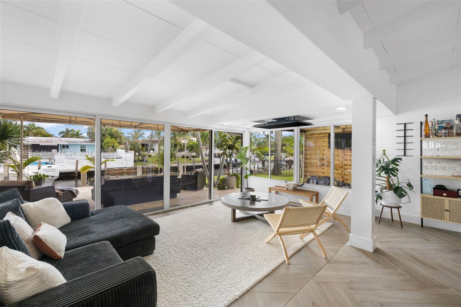 2554 Tortugas Ln