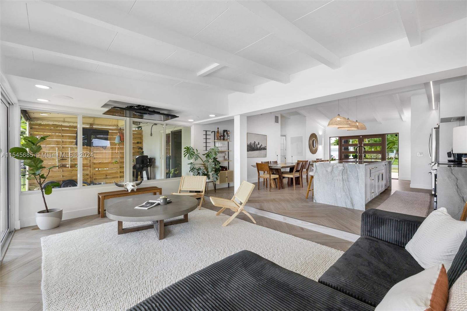 2554 Tortugas Ln