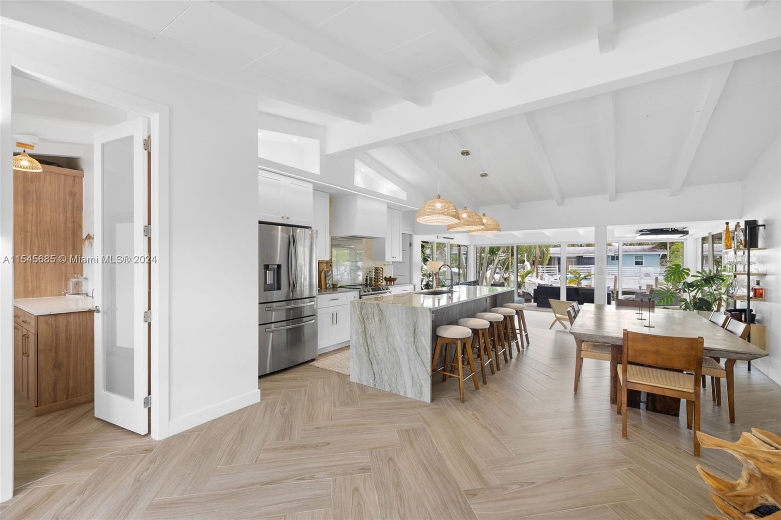 2554 Tortugas Ln
