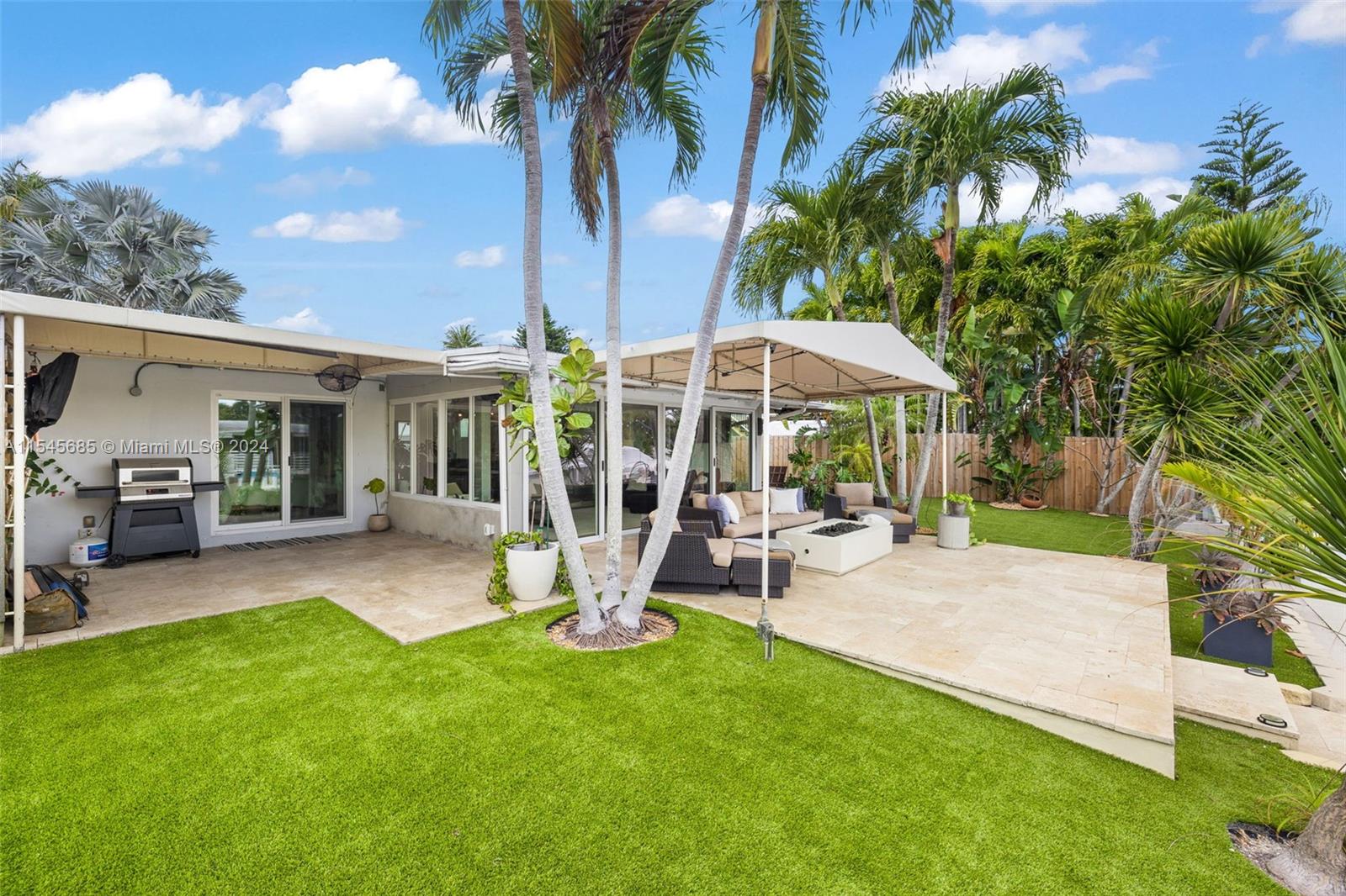 2554 Tortugas Ln
