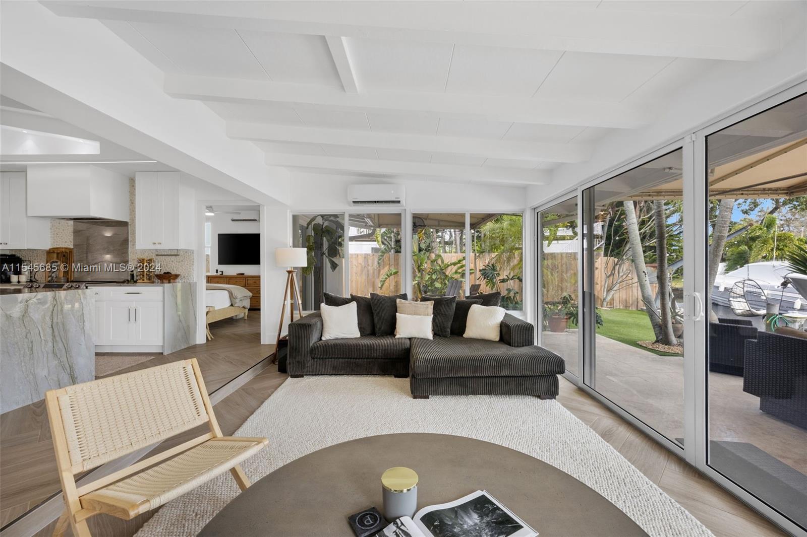 2554 Tortugas Ln