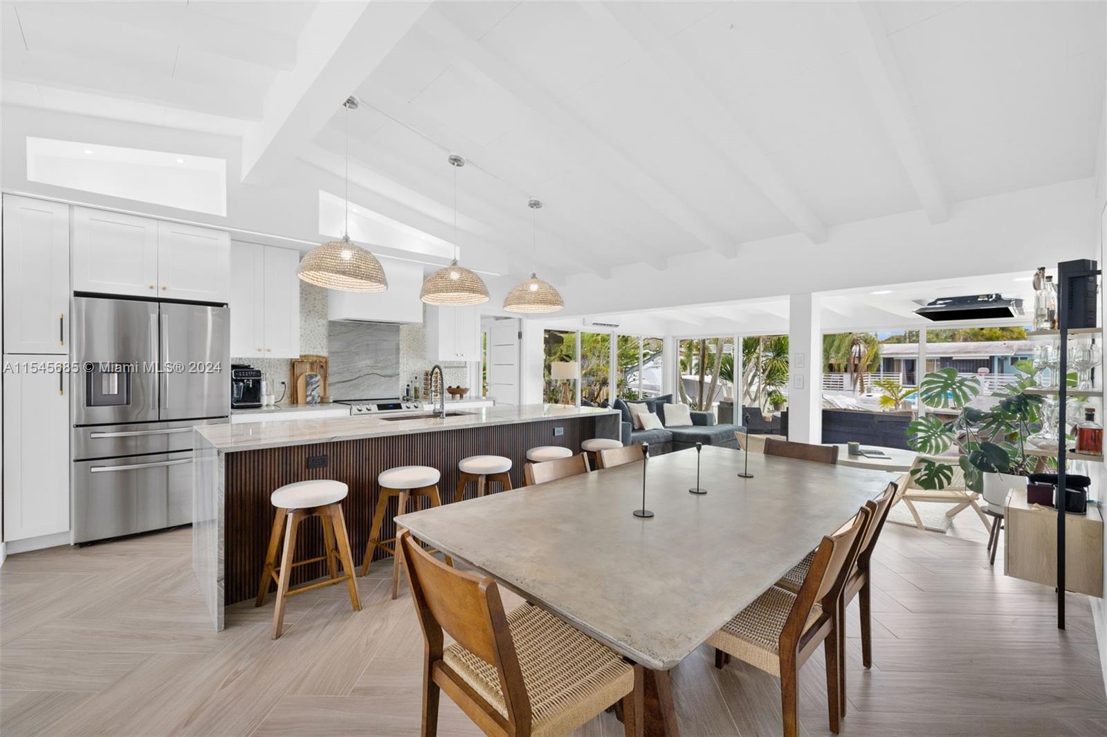 2554 Tortugas Ln