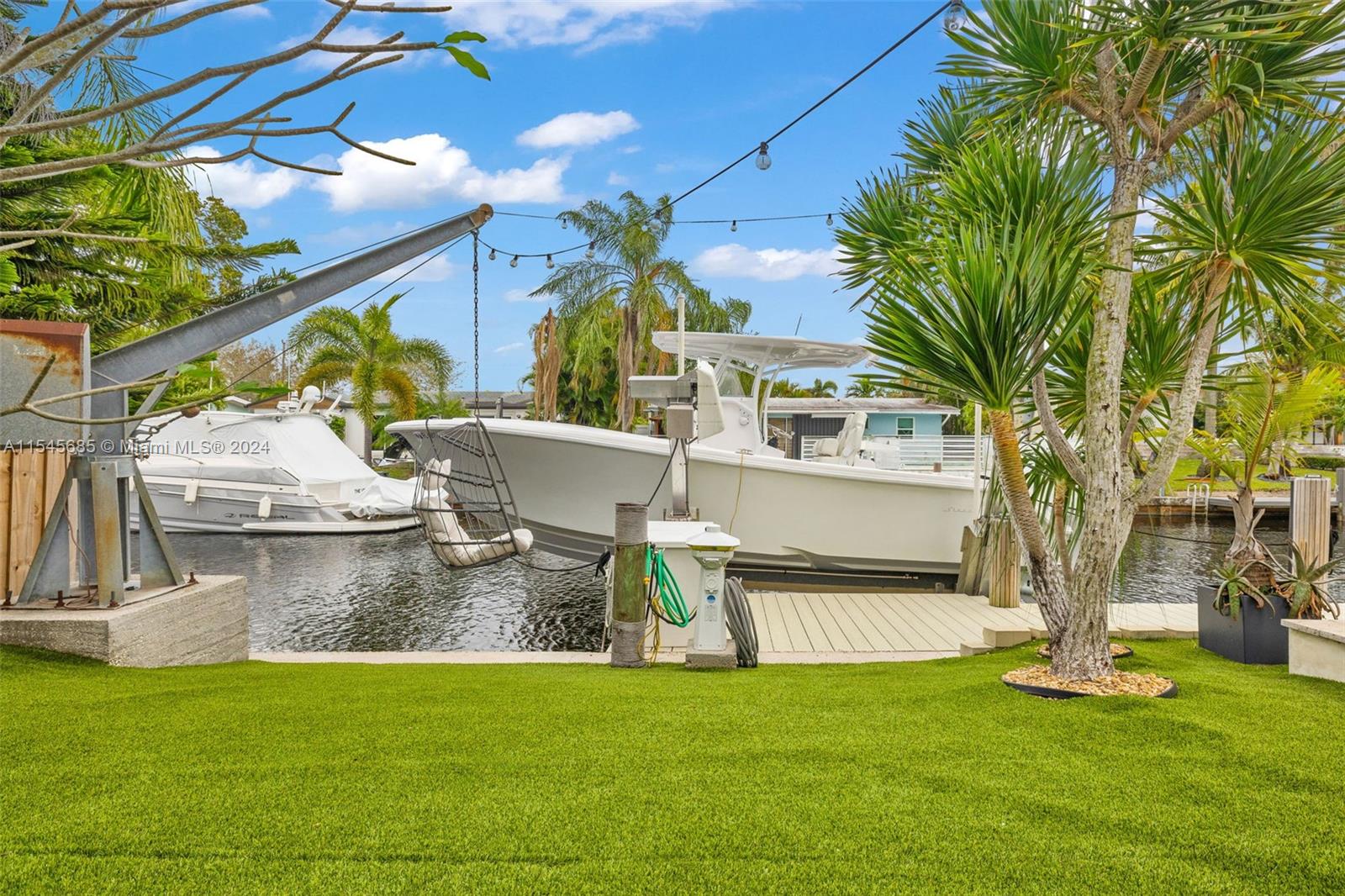 2554 Tortugas Ln