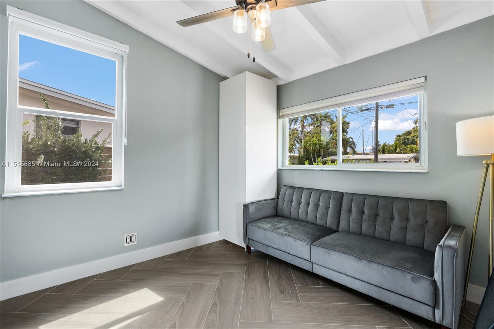 2554 Tortugas Ln