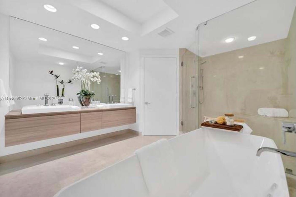 17111 Biscayne Blvd # 2209