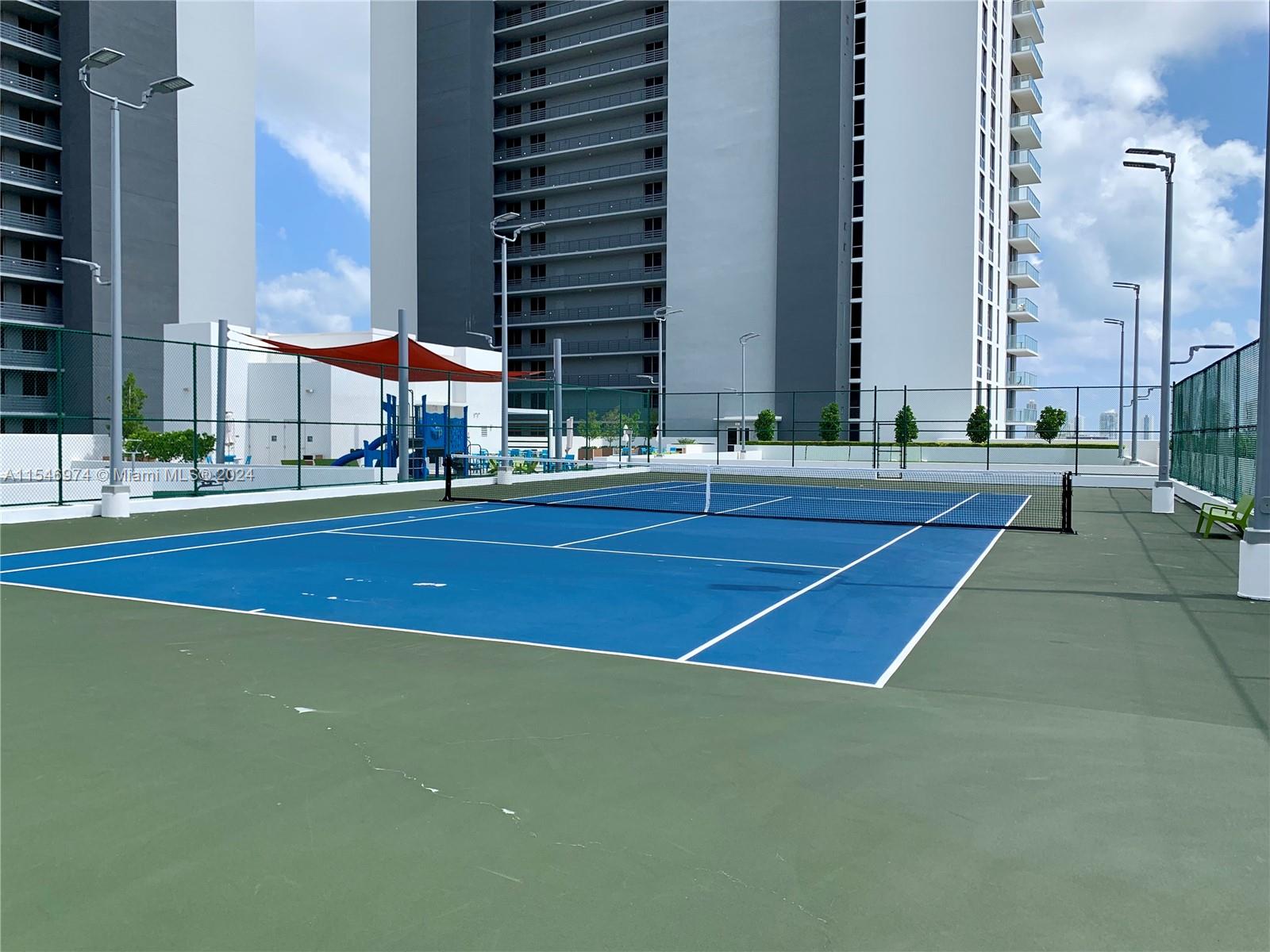 16385 Biscayne Blvd # 1104