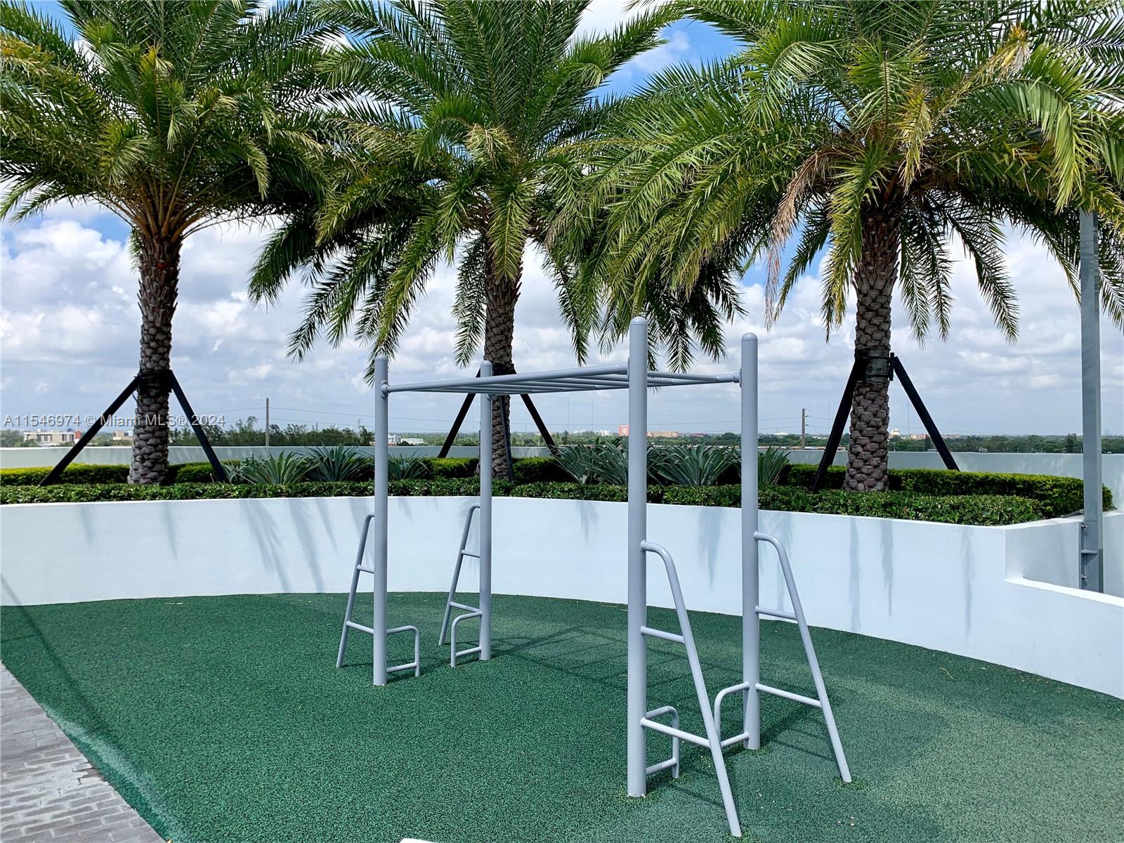 16385 Biscayne Blvd # 1104