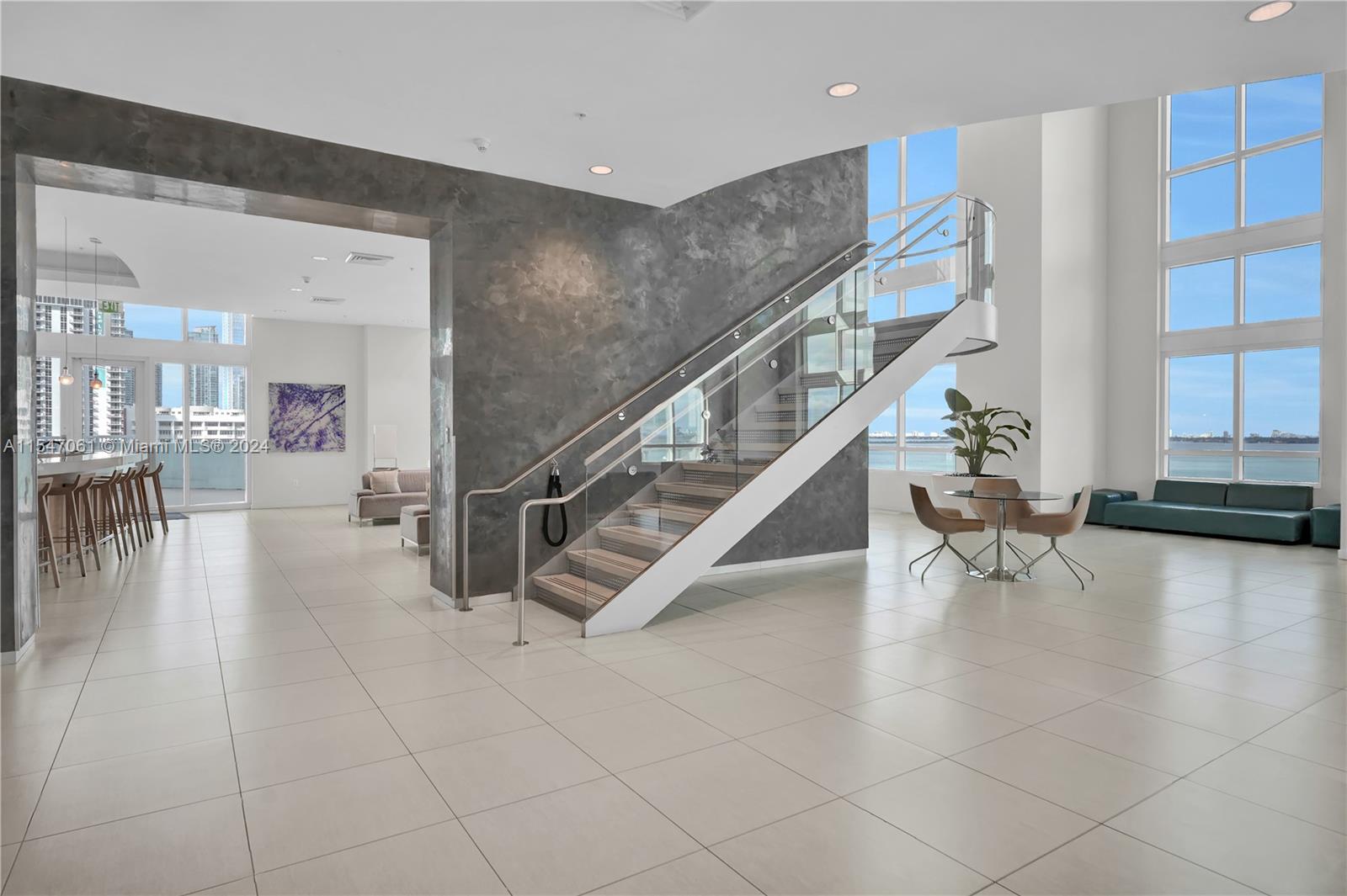 1900 N Bayshore Dr # 4015