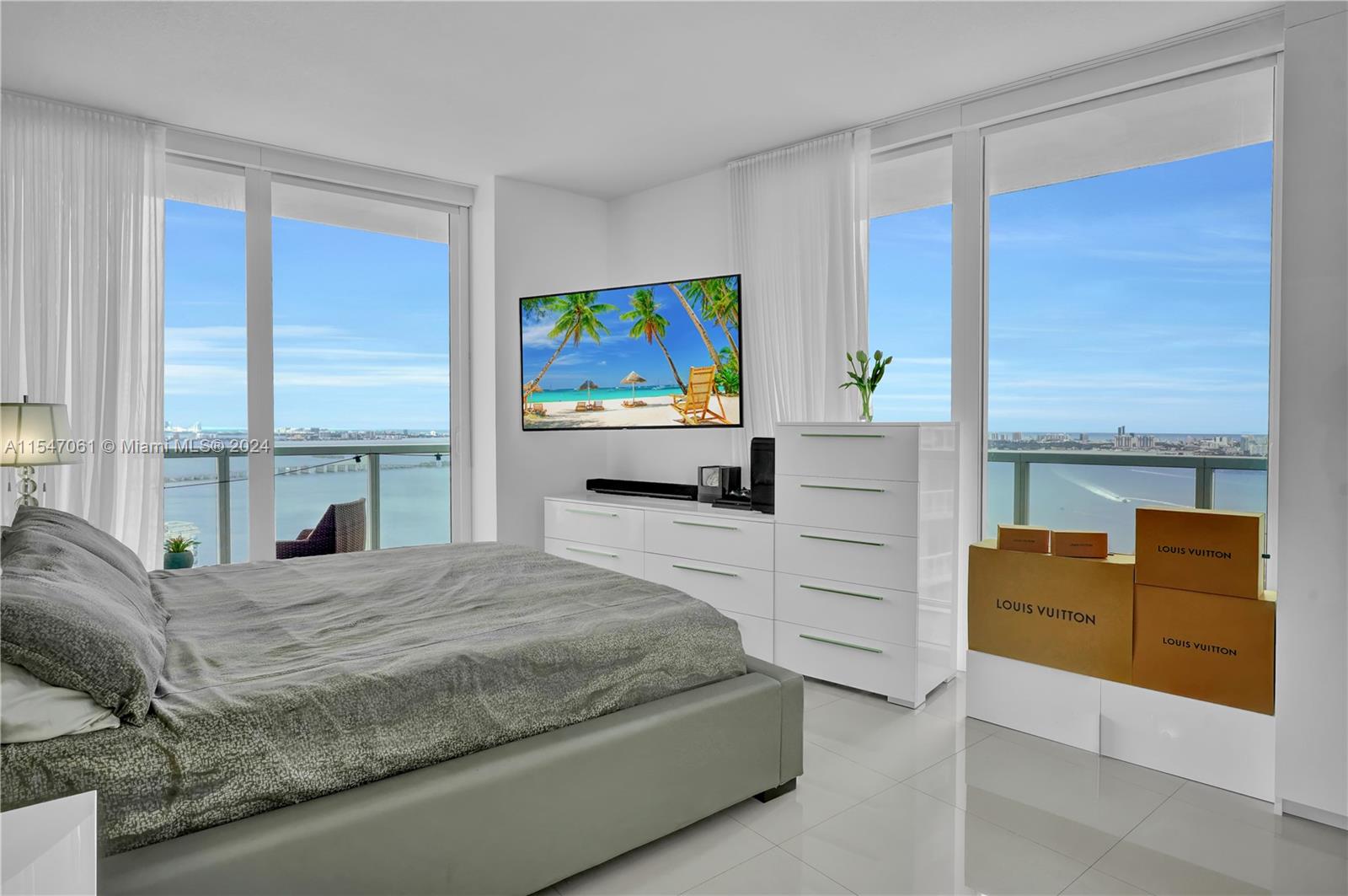 1900 N Bayshore Dr # 4015