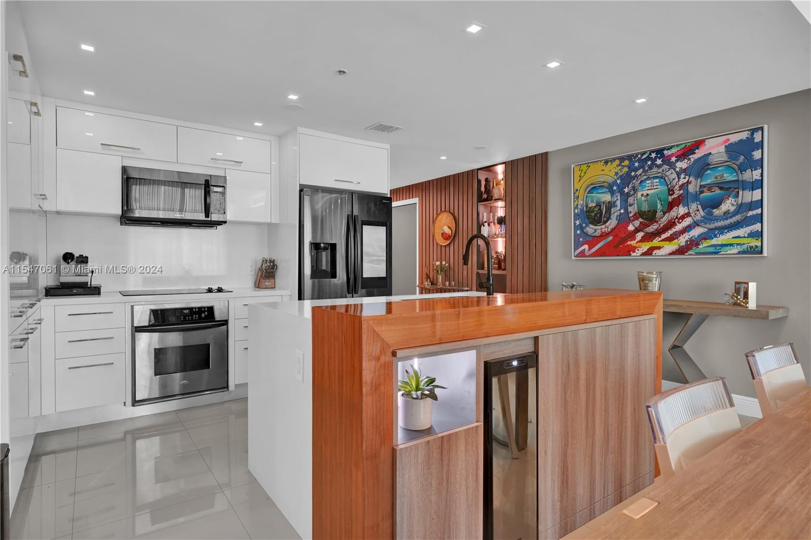 1900 N Bayshore Dr # 4015