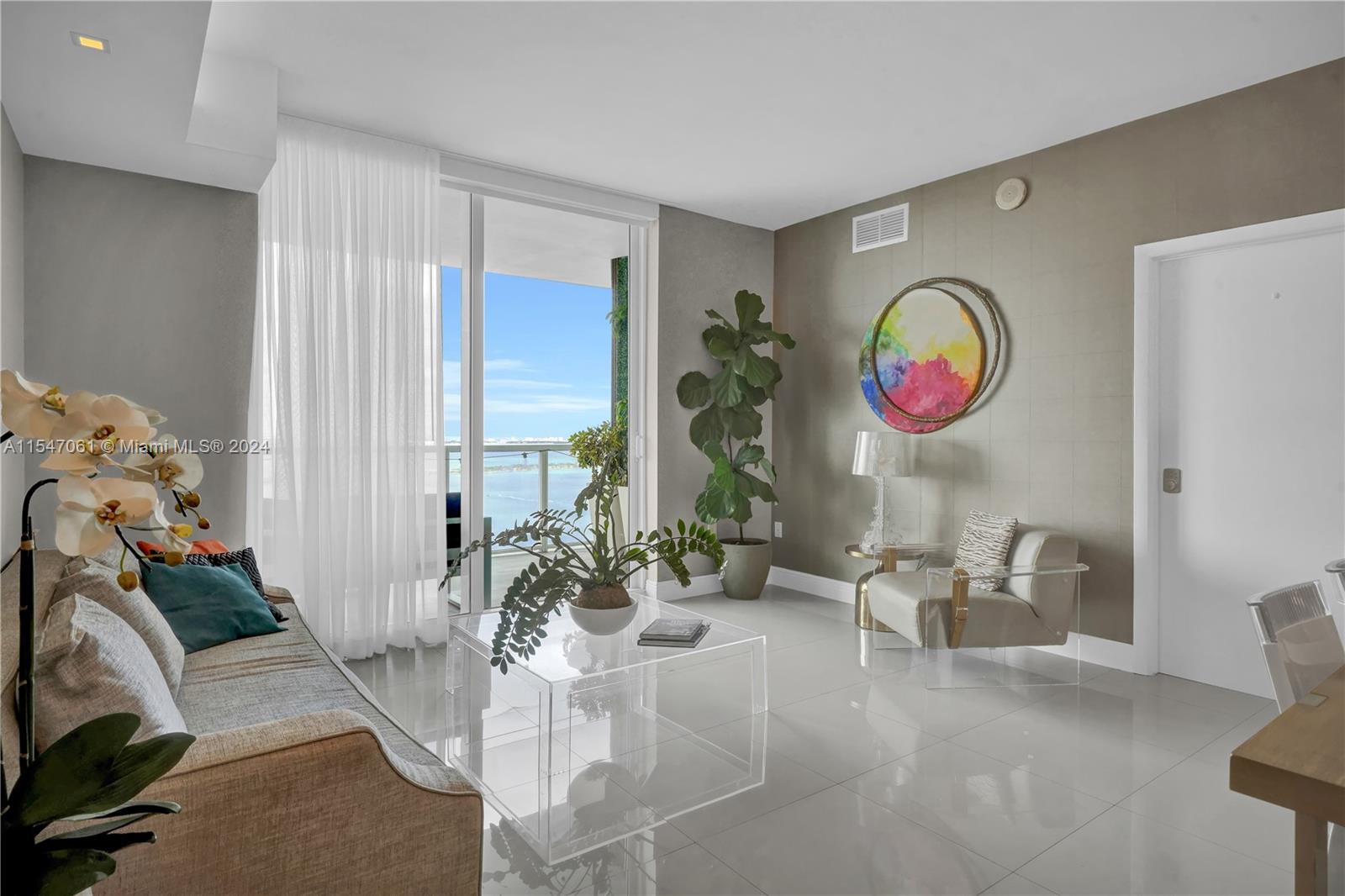 1900 N Bayshore Dr # 4015