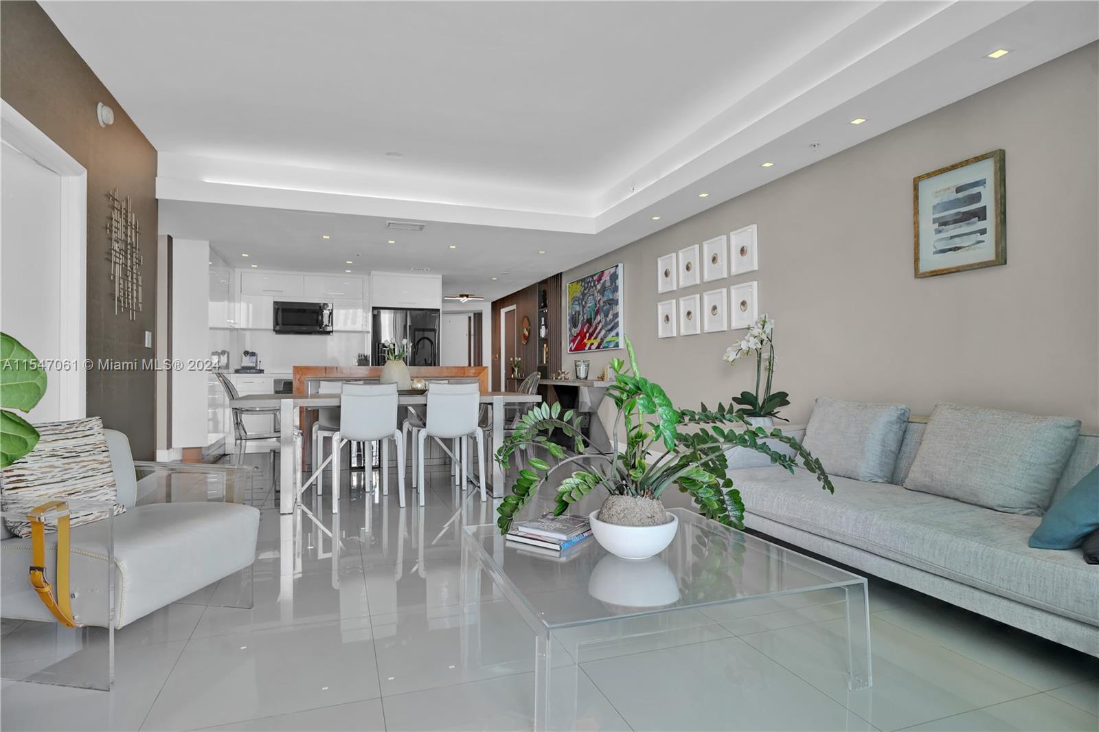 1900 N Bayshore Dr # 4015