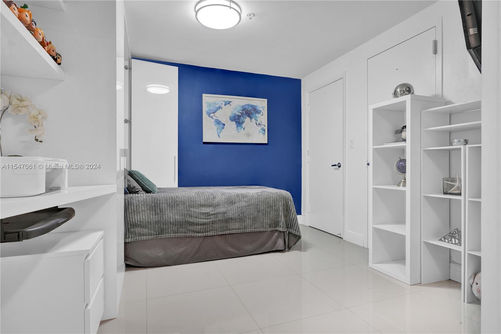 1900 N Bayshore Dr # 4015