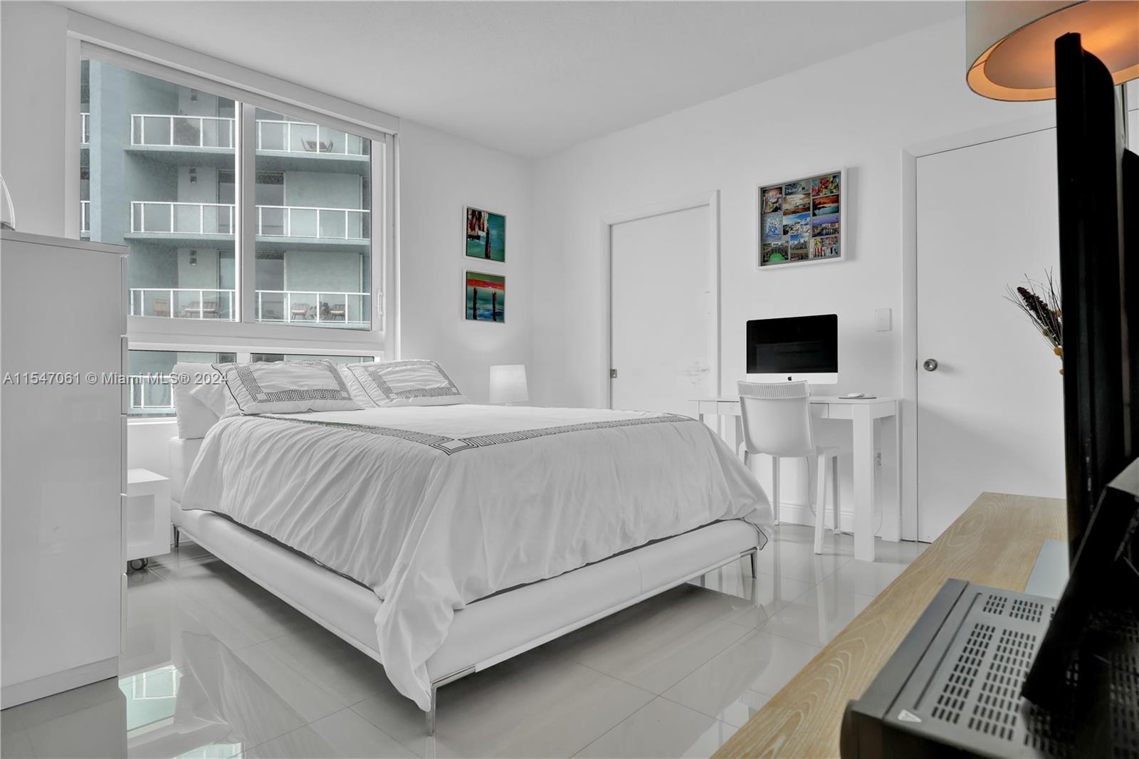 1900 N Bayshore Dr # 4015