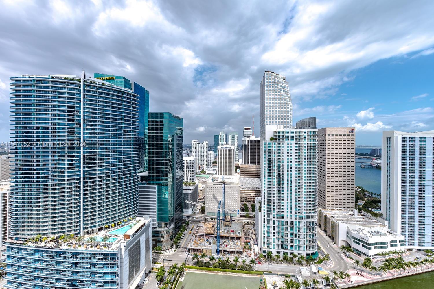 475 Brickell Ave # 5209