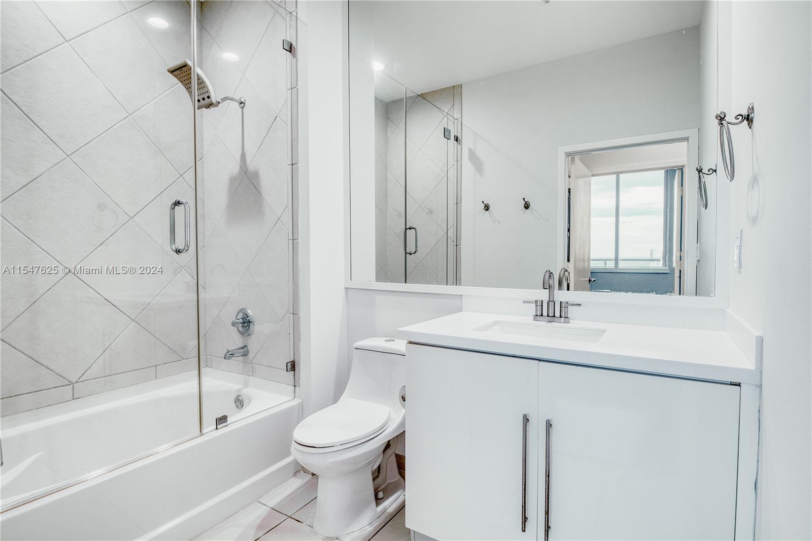 335 S Biscayne Blvd # 10 Unit: UPH-10