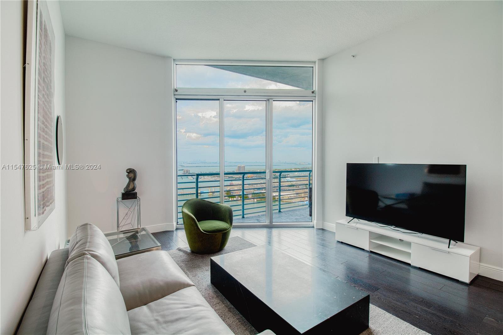 335 S Biscayne Blvd # 10 Unit: UPH-10
