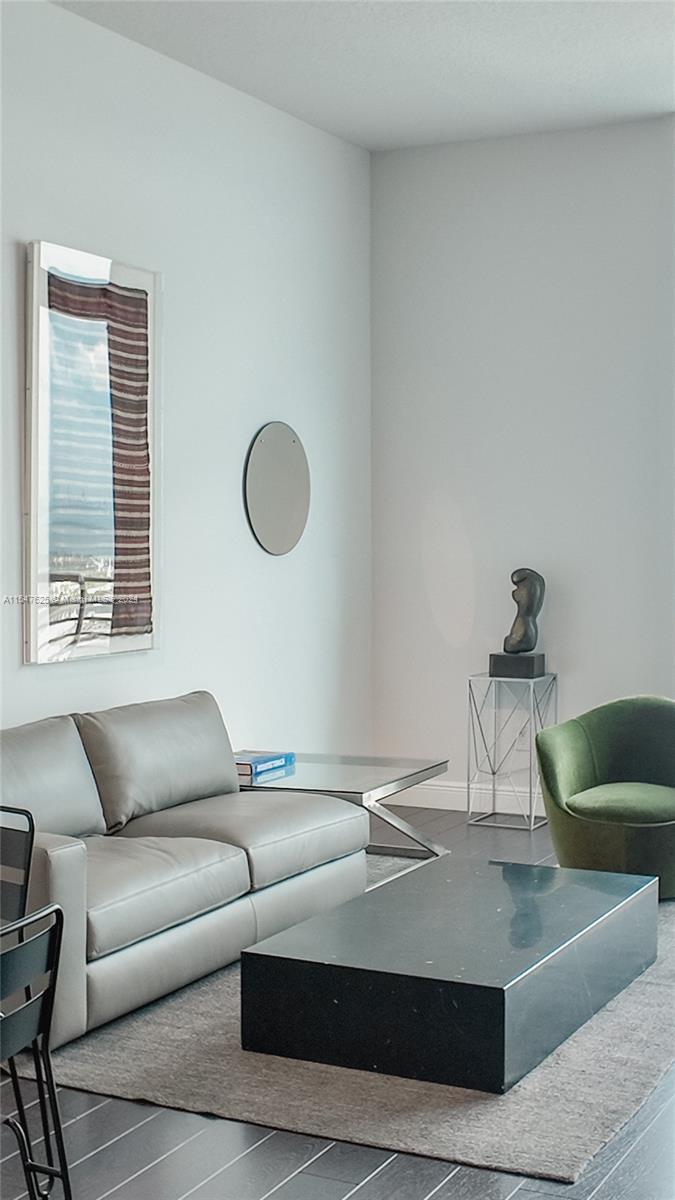 335 S Biscayne Blvd # 10 Unit: UPH-10