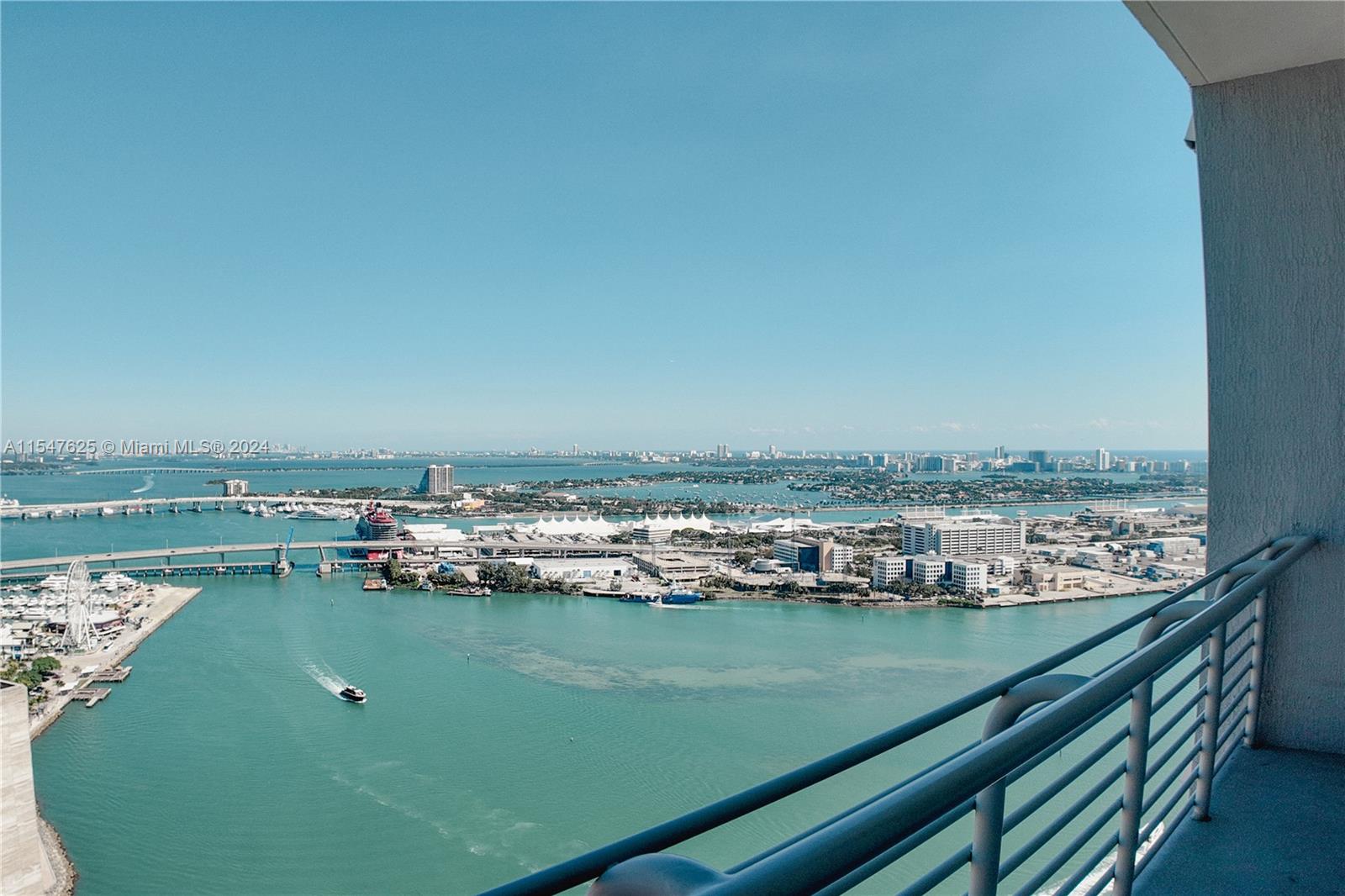335 S Biscayne Blvd # 10 Unit: UPH-10