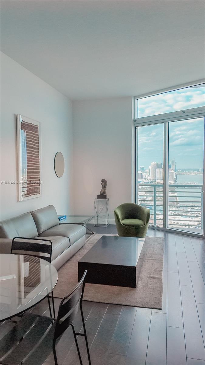 335 S Biscayne Blvd # 10 Unit: UPH-10