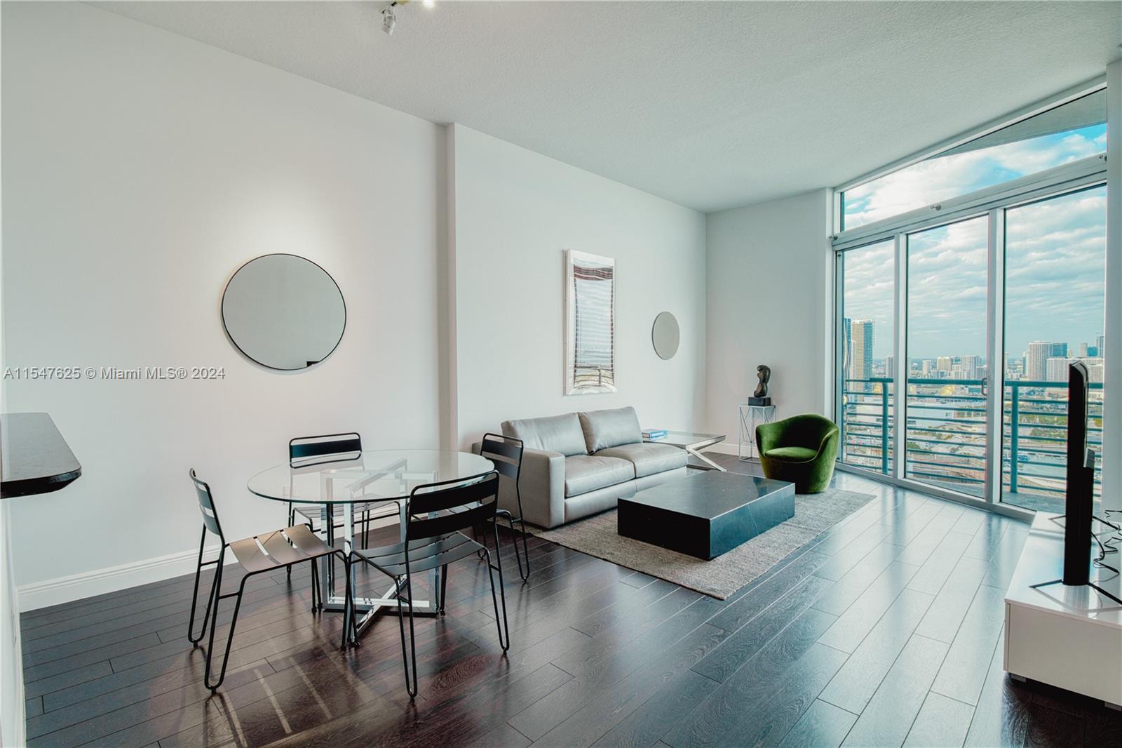 335 S Biscayne Blvd # 10 Unit: UPH-10