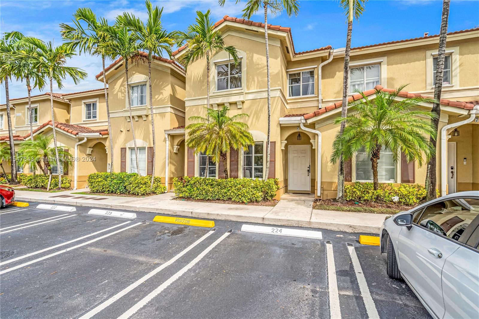 8301 NW 107th Ct # 22 Unit: 6-22