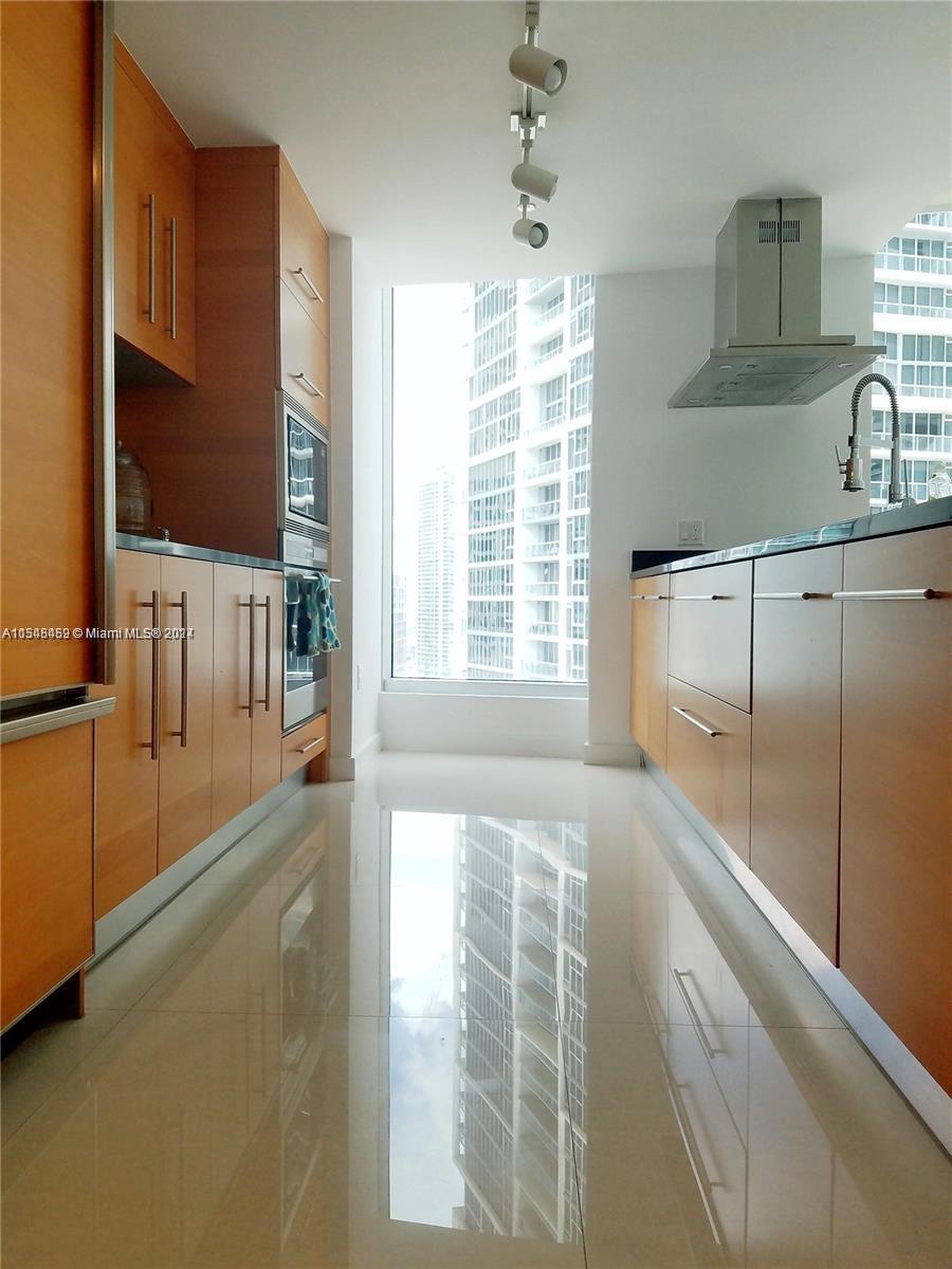 495 BRICKELL AVE # 2310