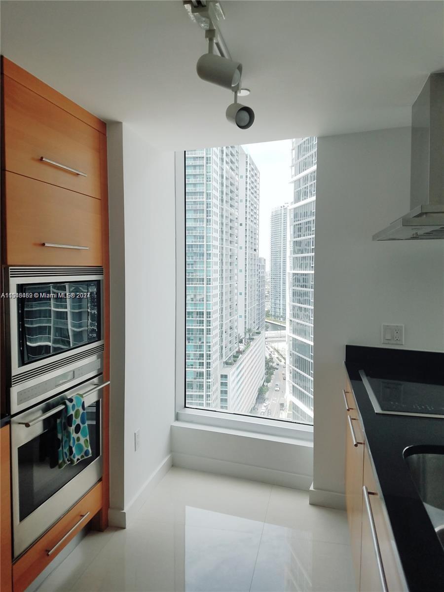495 BRICKELL AVE # 2310