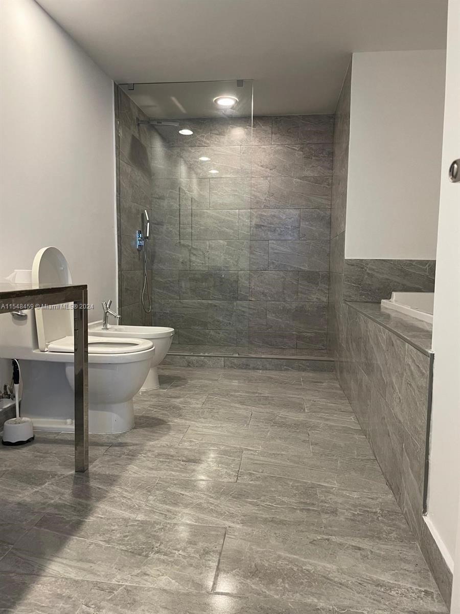 495 BRICKELL AVE # 2310